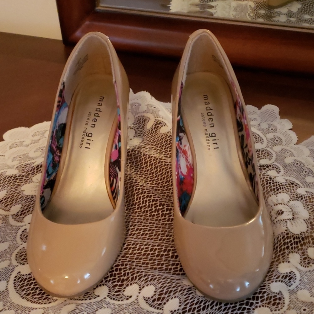Ladies shoes